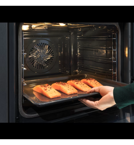 Piekarnik parowy Electrolux EOB8S39WZ SteamBoost 800